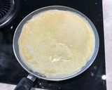 A picture of step 4 of Mango & coconut yoghurt crepes.