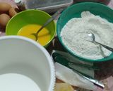 Foto langkah ke 1 dari resep Bolu Panggang Fanta Meses 3 telur.