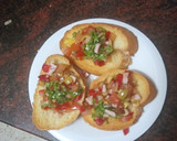 Foto del paso 2 de la receta: Bruschetta de ensalada express