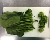 A picture of step 1 of Boiled Spinach.
