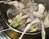 A picture of step 1 of Quails soup.