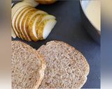 Une image de l'étape 1 de Toasts crémeux à la poire.