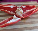 Foto del paso 1 de la receta: Coca individuales de pimiento y boquerones
