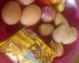 A picture of step 1 of Potatoes and noodles omelette.
