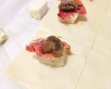 Foto del paso 6 de la receta: Bocaditos de hojaldre navideños 🎄