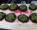 Foto del paso 5 de la receta: Canapes de remolacha, pesto y pavo - sin gluten
