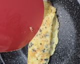 Foto del paso 9 de la receta: 174. Tortilla Rellena de Pavo y Queso con Tomate Frito