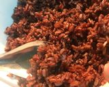 Hình bước làm 1 của món Cơm gạo lứt ăn với trứng xào nhanh gọn cho buổi sáng bận rộn