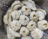 A picture of step 4 of Veg momos.