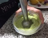 Foto del paso 2 de la receta Wraps de salmón, guacamole y rucula
