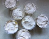 Foto del paso 3 de la receta: SHOTS DE CHEESECAKE DE FRUTILLAS 🍓