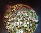 Foto del paso 1 de la receta: Tirabuzones con salsa Scarparo "One pot pasta"