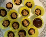 รูปขั้นตอนการทำที่ 3 ของ Peanut Butter Cups: เนยถั่วดาร์กช็อกโกแลต