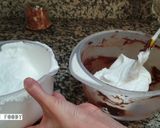 Une image de l'étape 3 de Glace au mousse au chocolat.