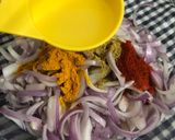 A picture of step 2 of Onion Pakoda.