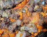Foto del paso 4 de la receta: Masas de cerdo salteadas con zanahoria y tomate