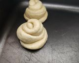 Foto del paso 11 de la receta: Pancitos con crema en forma de torres