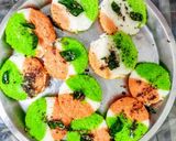 A picture of step 7 of Tricolor Suji Dhokla.