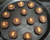 चाॅकलेट आलमंड नानखटाई (chocolate almond nankhatai recipe in marathi) रेसिपी स्टेप 4 फोटो 