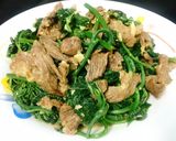 Hình bước làm 3 của món Đọt su su xào bò