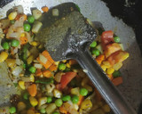 A picture of step 8 of Rava upma.