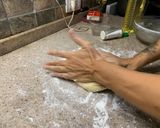 Foto del paso 4 de la receta: Medialunas (sin manteca)