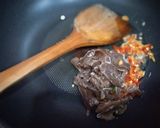 รูปขั้นตอนการทำที่ 1 ของ บะหมี่ผัดริบอาย,ต้นหอม - คีโต