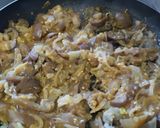 Foto del paso 3 de la receta: Berenjenas y pollo bbq🍆🧅🧀