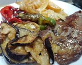 Foto del paso 8 de la receta: Bistec de ternera añojo con verduras salteadas y patatas fritas