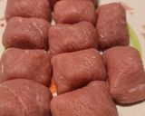 A picture of step 1 of Involtini di vitello, speck e formaggio.