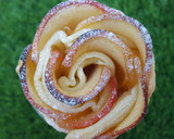 Foto del paso 20 de la receta: Rosas de manzana sobre crujiente de Avellanas y Toffee