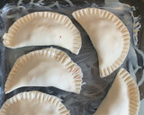 Foto del paso 4 de la receta: Empanadas de hojaldre con jamón, queso y carne 💪🏼😏