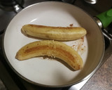 Foto del paso 2 de la receta: Plátano con relleno de chocolate y queso