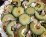 Foto del paso 4 de la receta: Quiché de pollo con espárragos y aguacate