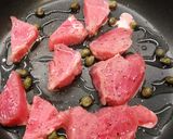 Foto del paso 2 de la receta: Atún con crema y alcaparras