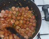A picture of step 4 of Tum yum Sausages rice.