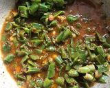 A picture of step 1 of Kathiyawadi Special Papadi ni Shaak (papadi Sabji).