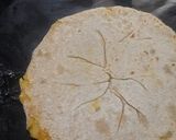 A picture of step 5 of Aaloo ka parantha.