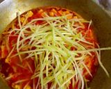 Foto langkah ke 3 dari resep Sayur Pepaya Muda Kuah Santan.
