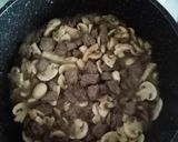 Gombás marhapörkölt recept fázis 1 fotója
