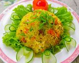Hình bước làm 6 của món Cơm chiên trứng,lạp xưởng,xúc xích và rau củ