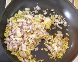 बेबी कॉर्न अँड मशरूम करी (baby corn and mushroom curry recipe in marathi) रेसिपी स्टेप 4 फोटो 