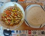 Foto del paso 6 de la receta: Fajitas de pollo con guacamole y queso
