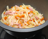 Foto del paso 2 de la receta: Sopa de repollo al curry Madrás