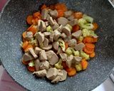 Foto langkah ke 2 dari resep Capcay bakso.
