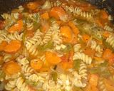 Foto del paso 4 de la receta: Pasta con vegetales salteados. Saludable