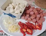 Foto langkah ke 1 dari resep Sosis Tahu Saus Tiram.
