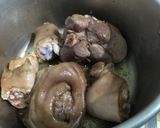 Hình bước làm 1 của món Giò heo tiềm nấm đông cô