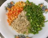 Une image de l'étape 6 de Salade de riz au thon, légumes et feta sauce truffée.