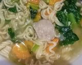 Foto langkah ke 5 dari resep Mi kuah sawi ijo.